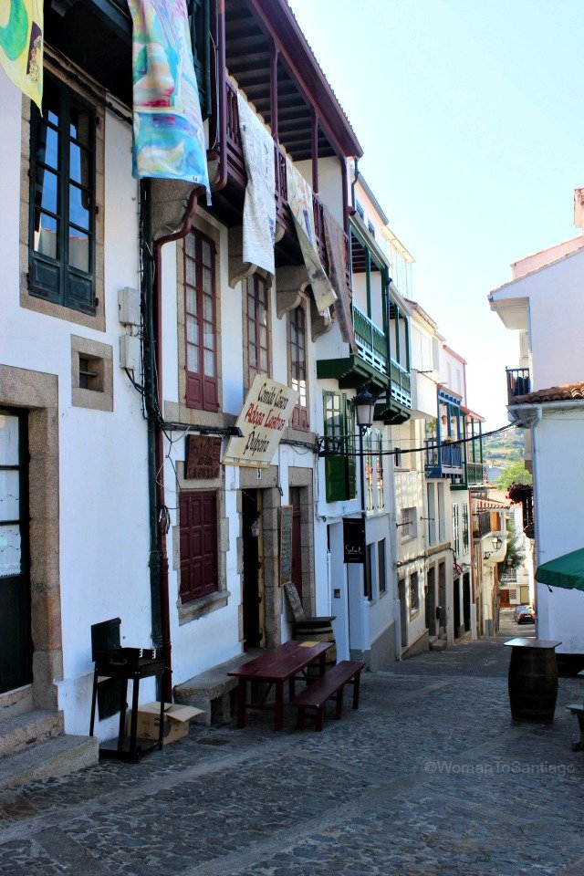 betanzos-rua-de-quiroga-plaza-perez-de-andrade-camino-de-santiago-ingles