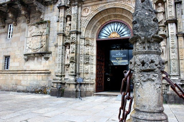 parador-de-santiago-de-compostela-entrada-camino-de-santiago