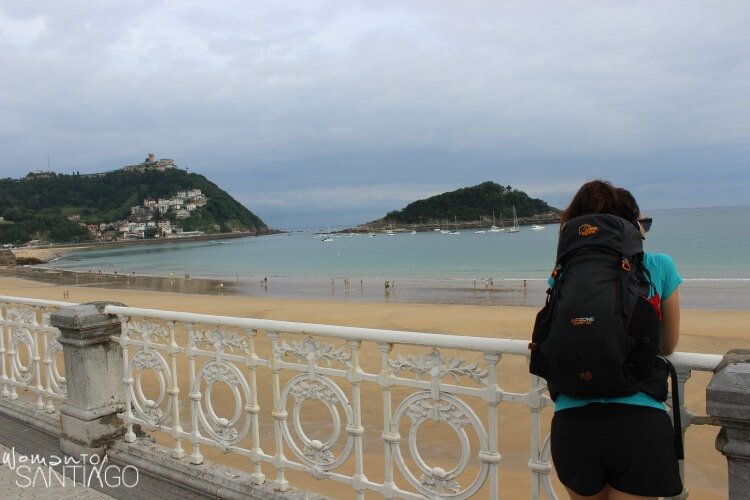 noelia mirando el mar