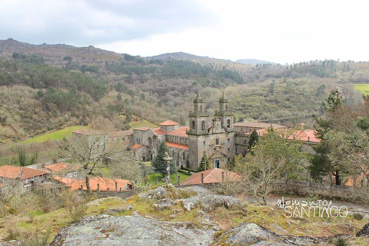 Vistas del Monasterio de Oseira desde el Camino Sanabrés